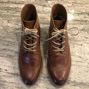 Men’s winged tipped chukka brown leather dress boot